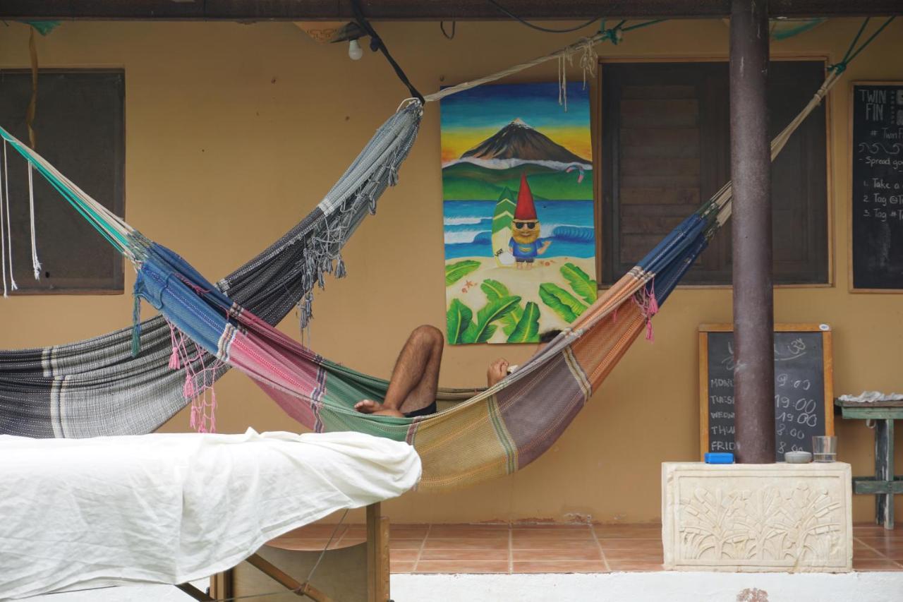 Surf House Hostel Callao Salvaje Ngoại thất bức ảnh